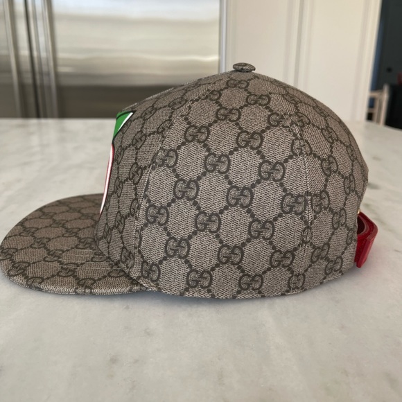 NWOT Gucci Apple hat size medium RARE - Picture 3 of 10